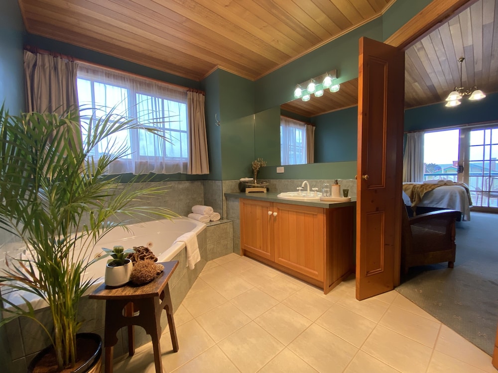 Hanlon House Bed And Breakfast 7/52