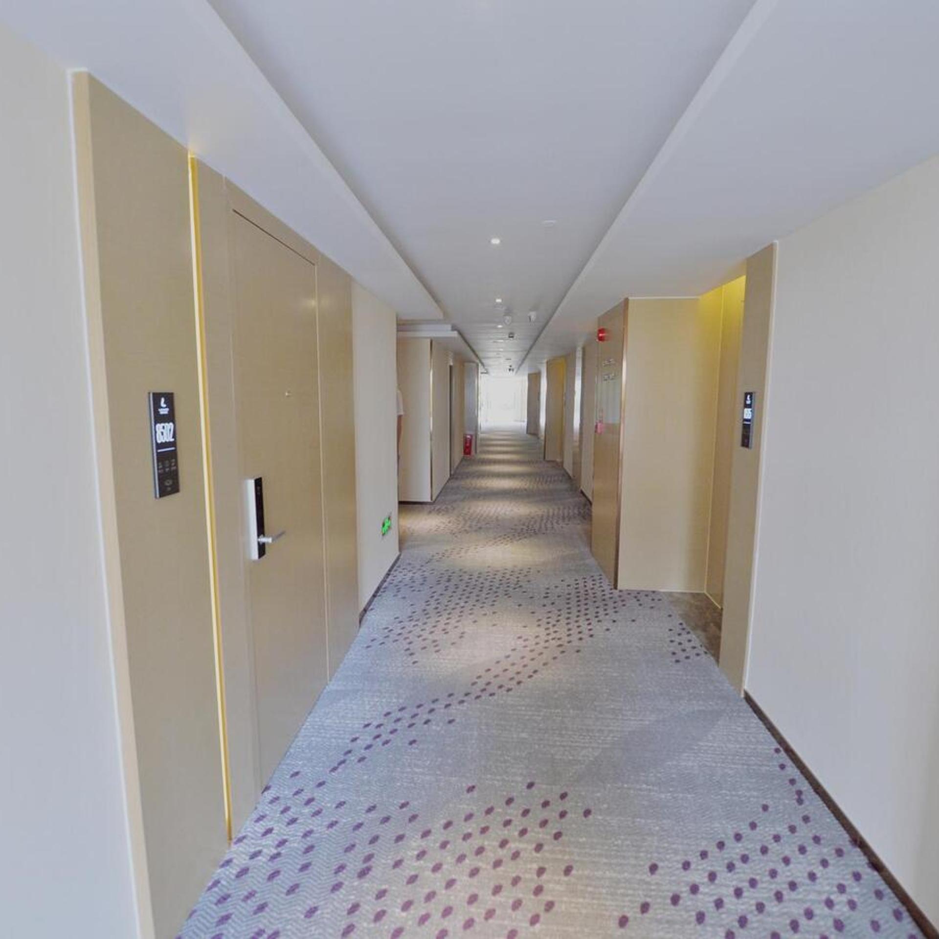 Lavande Hotel (Xingyi Jushan Avenue) 18/22