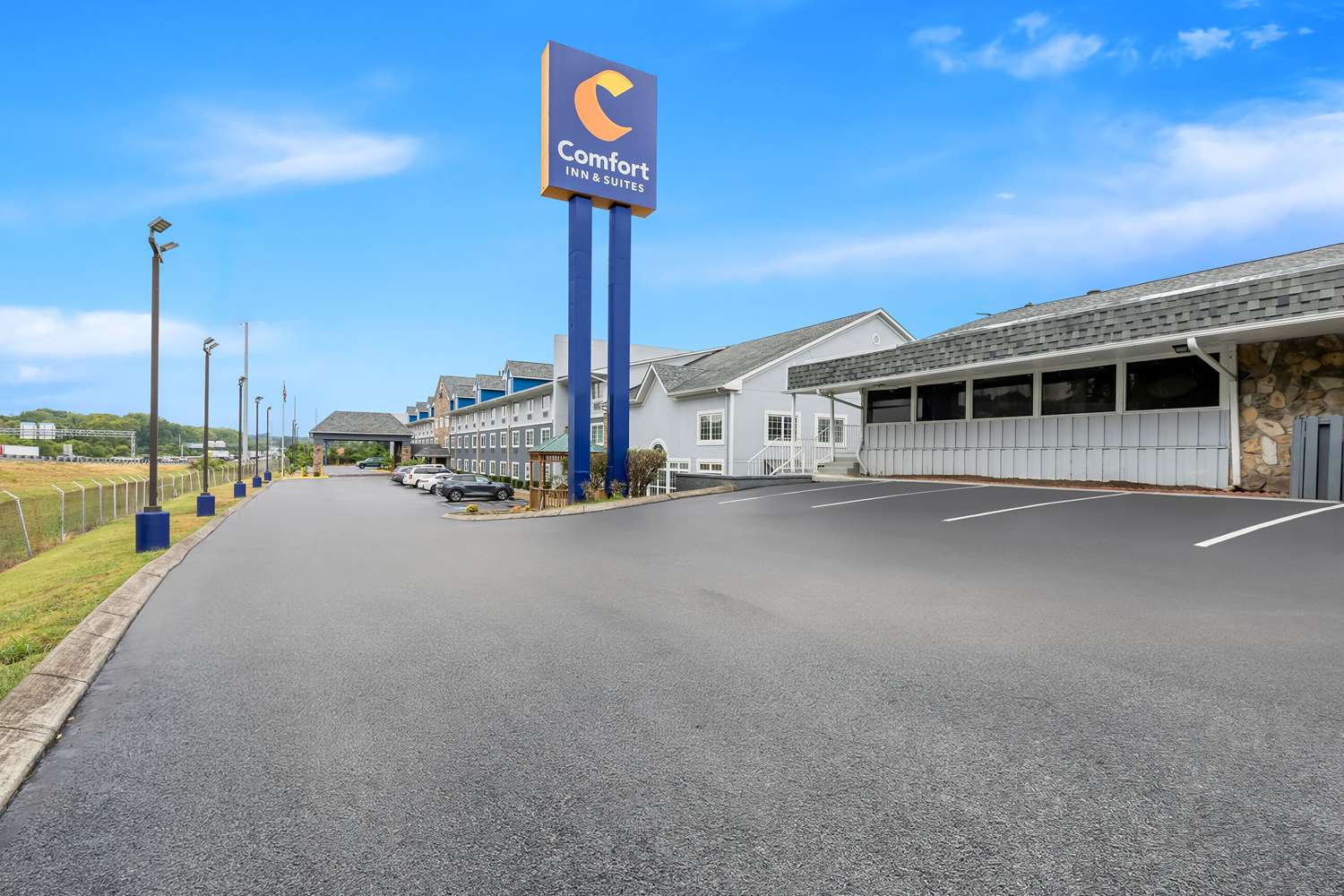 Comfort Inn & Suites Nashville Near Tanger Outlets I-24 Antioch 15/21