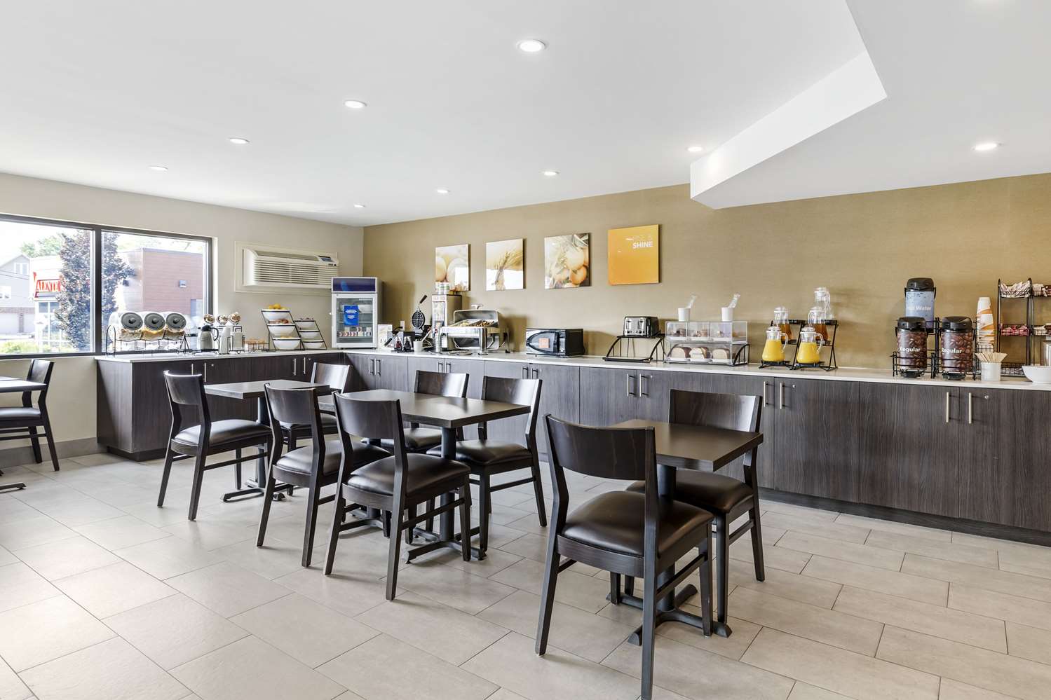 Comfort Inn Windsor, ON 6/10