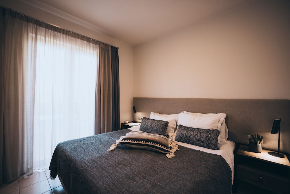 More Meni Residence and Suites 22/50