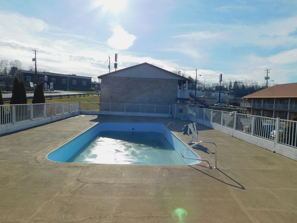Days Inn by Wyndham Huntington 27/30