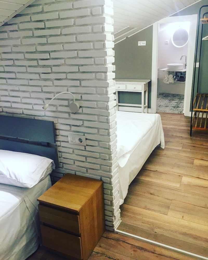 Hostal Le Vintage 9/23