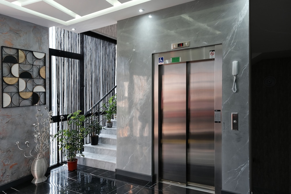 Melanj Airport Hotel 7/46