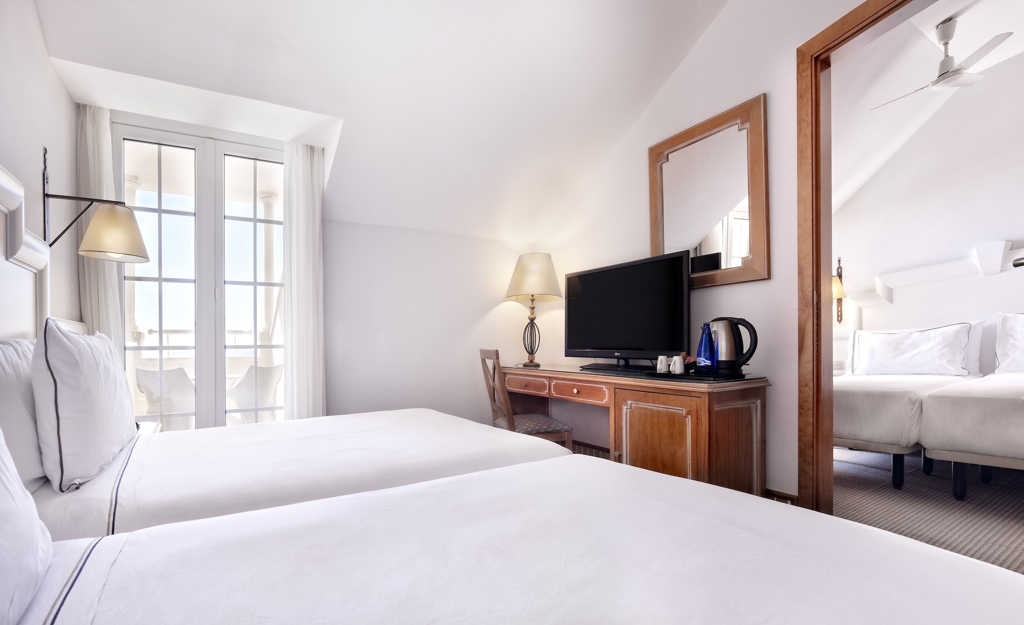 غرفة متصلة بريميوم عائلية بسريرين منفصلين بإطلالة على البحر، Melia Atlantico Isla Canela 5/8