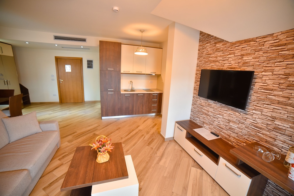Central Inn Zlatibor 43/50