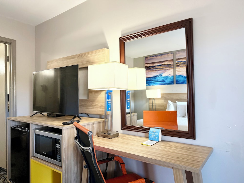 Days Inn by Wyndham Greenville AL 19/33