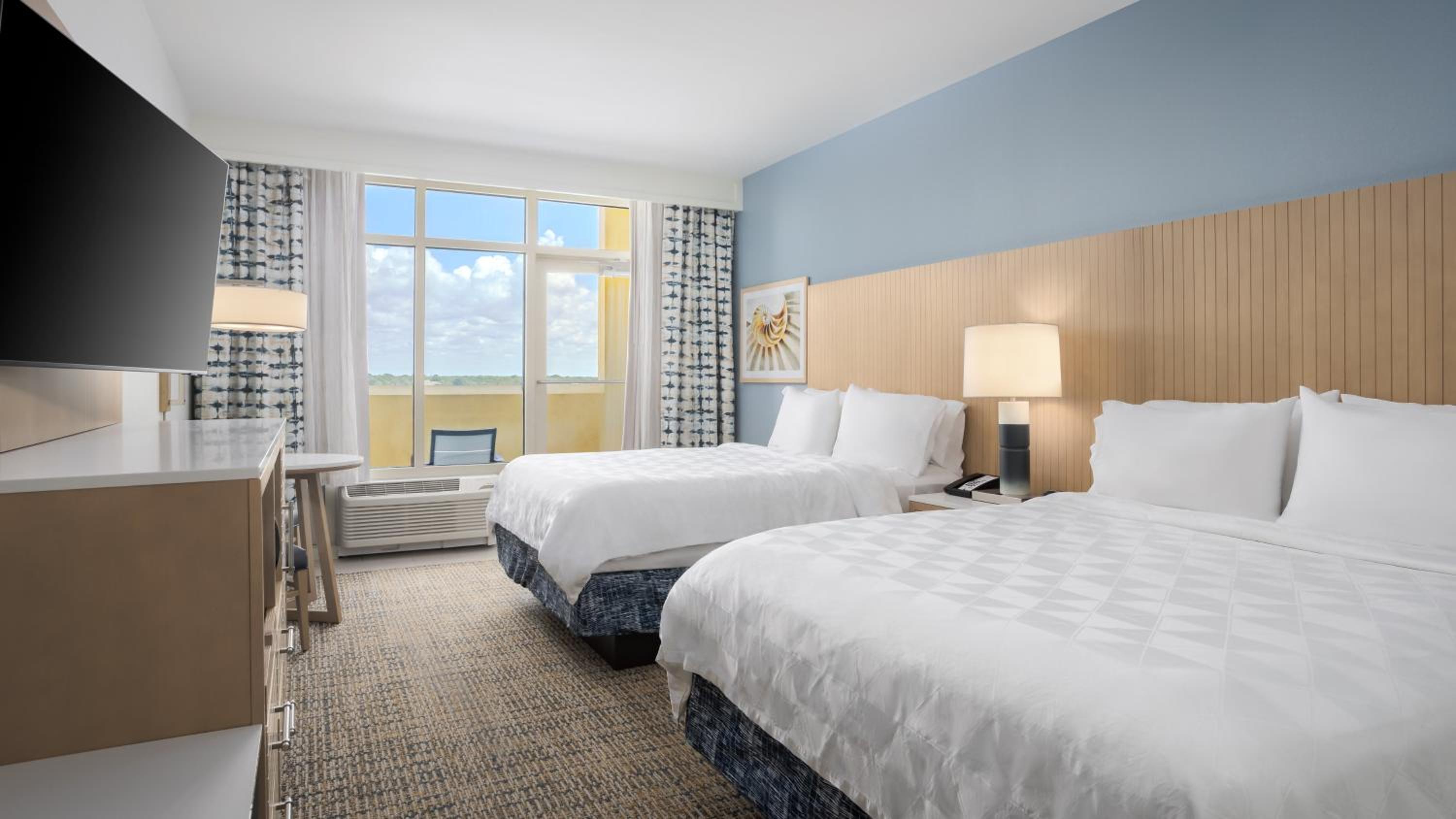 Room, 2 Queen Beds, Balcony