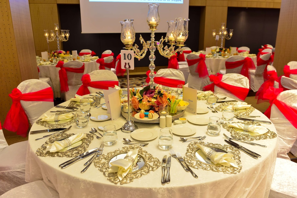 Golden Tulip Istanbul Bayrampasa 43/50