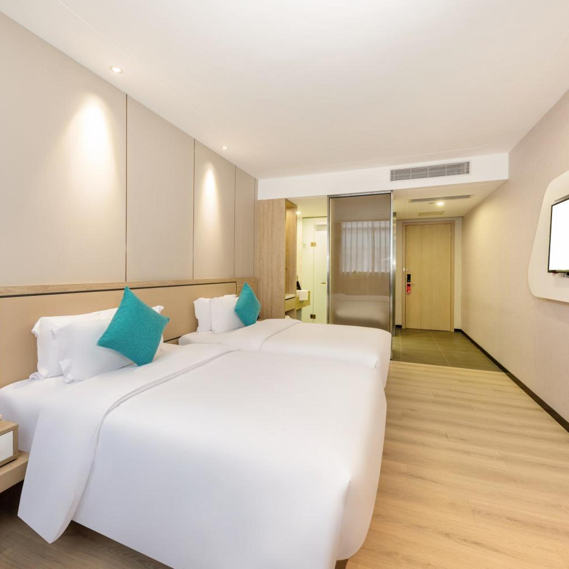 Qian Hai Holiday Hotel 18/68