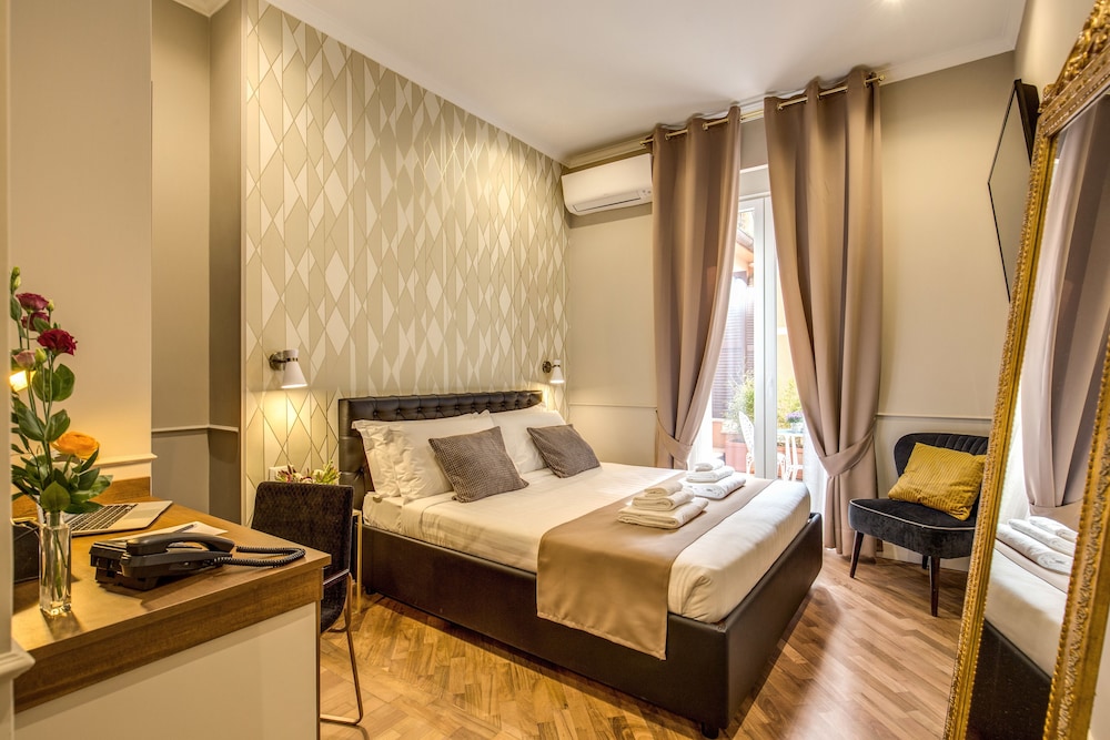 Charme Spagna Boutique Hotel 28/77