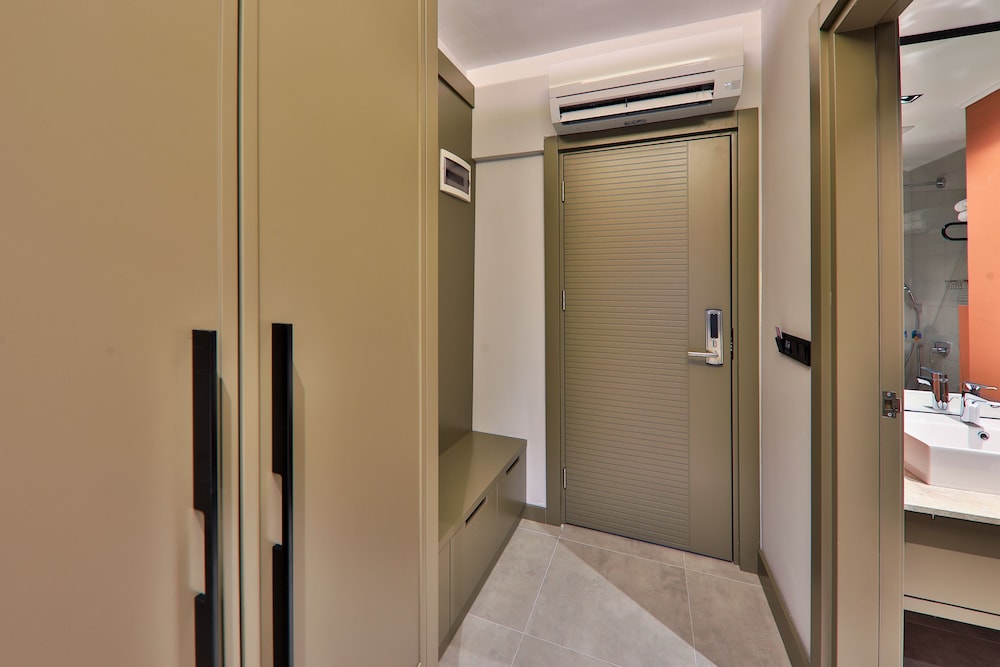 Neva Boutique Hotel 49/50