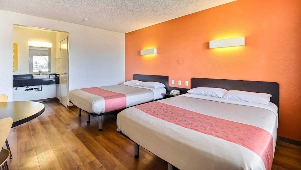 Motel6 Oakland, CA - Embarcadero 19/48