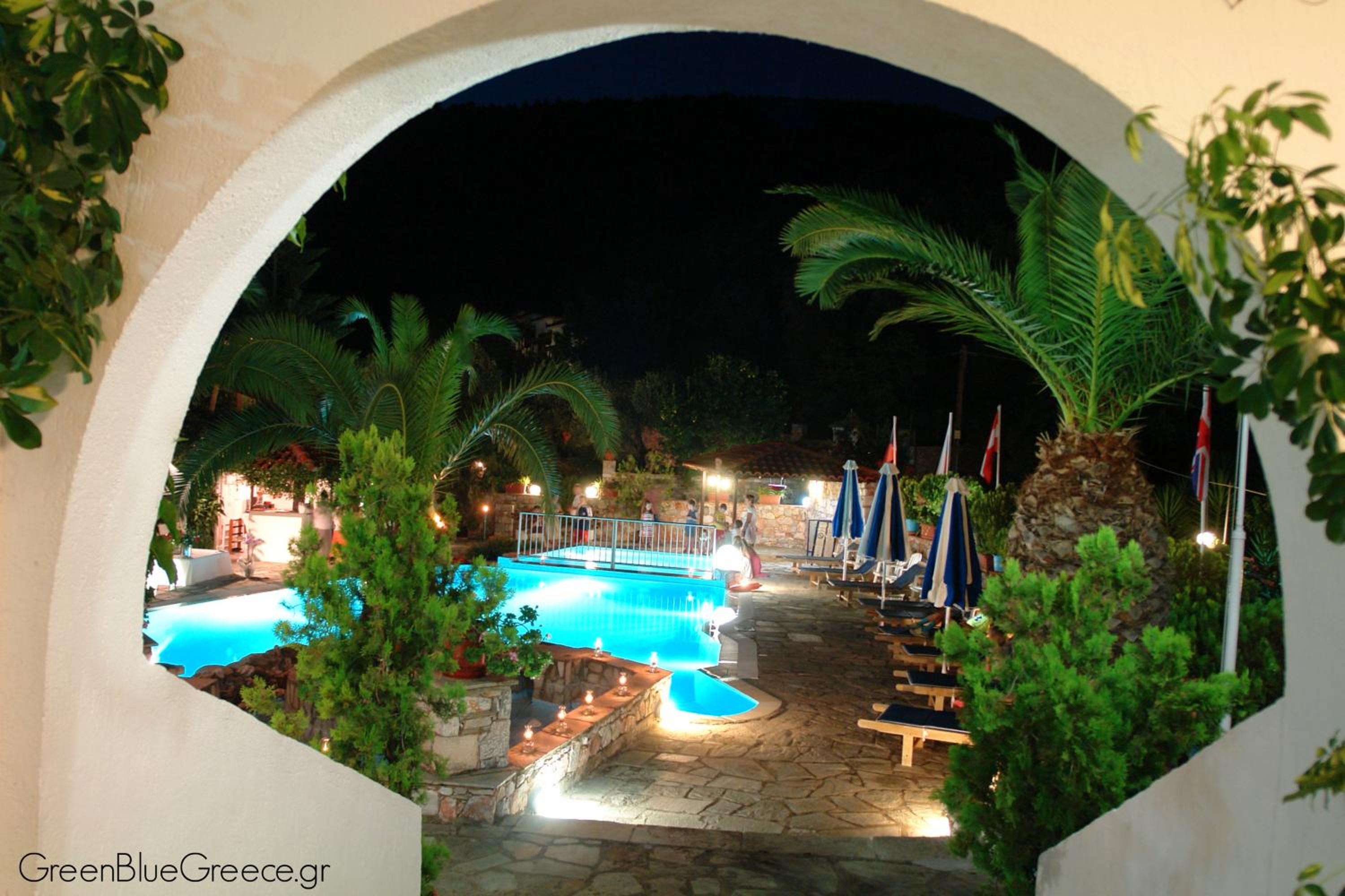 Afrodite Hotel 34/37