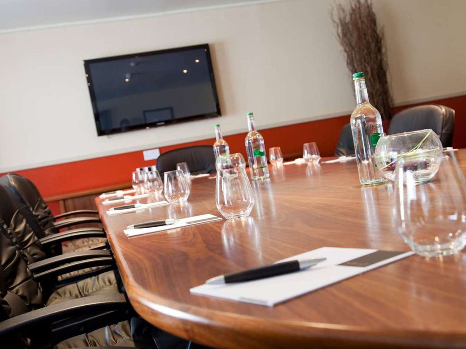 Gloucester Robinswood Hotel By Sunday 22/23