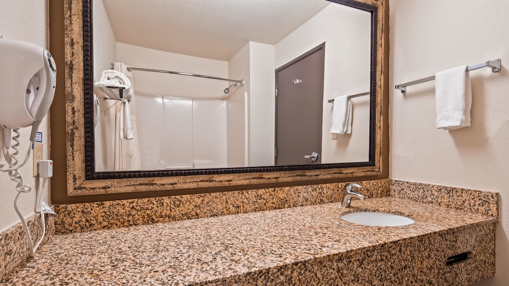Best Western Woodburn 20/46