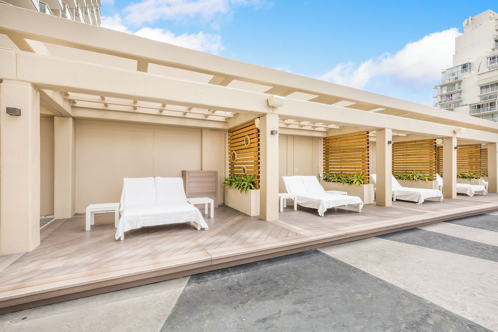 Castle at Ala Moana Hotel 37/59