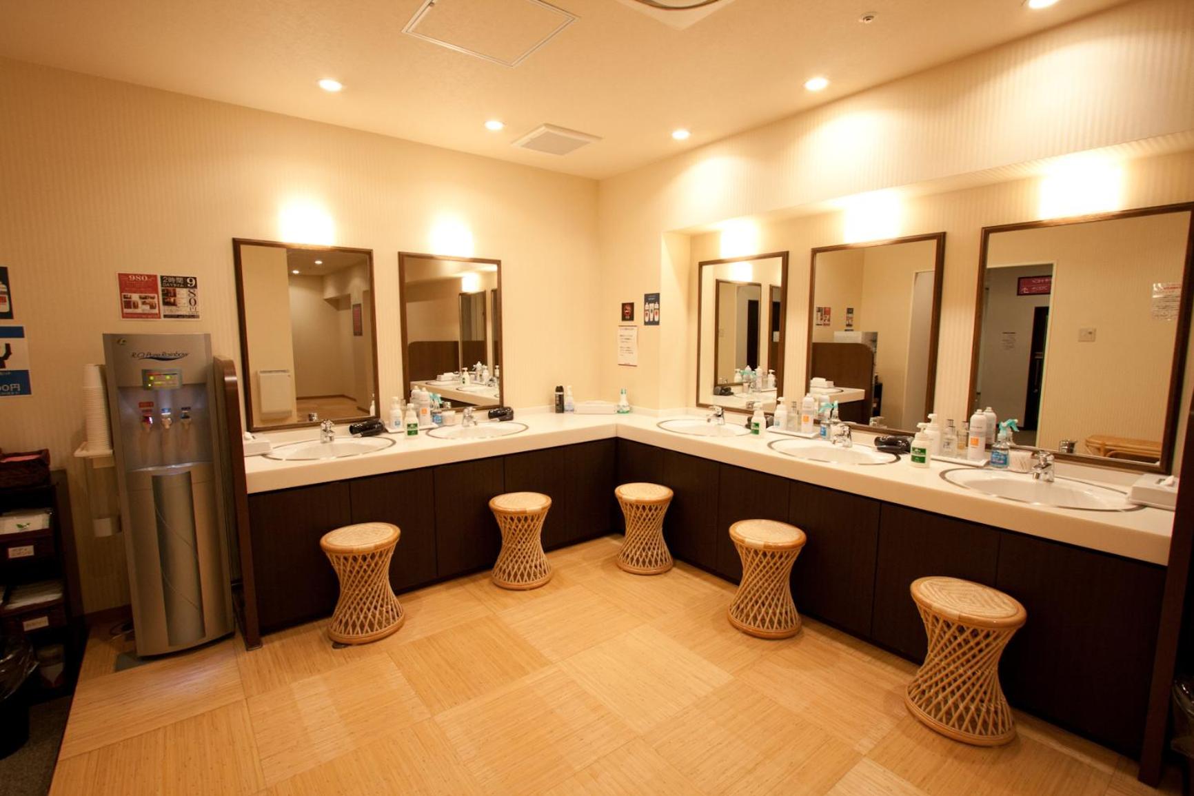Hearts Capsule Hotel & Spa Nakasu 11/17