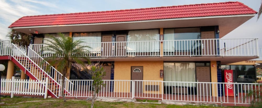 エクスプレス イン & スイーツ クリアウォーター(Express Inn & Suites - 5 Miles from St Petersburg Clearwater Airport) 写真3