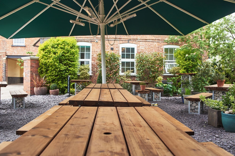 The Angel Inn Hotel 50/58