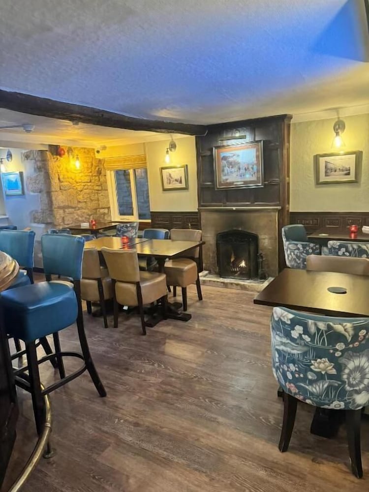 The Crown Hotel 30/47