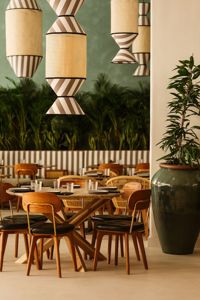 Mondrian Ibiza 60/73