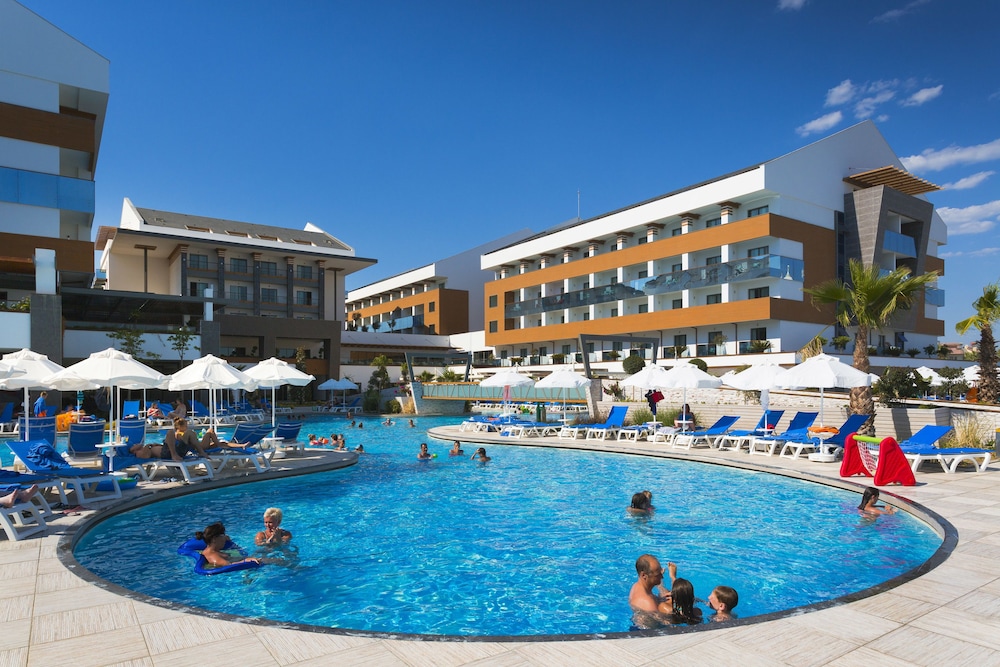 Terrace Elite Resort Hotel 32/41