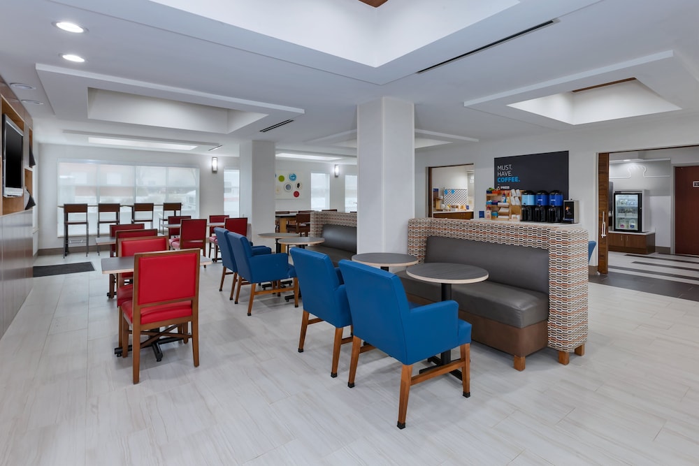 Holiday Inn Express Hotel And Suites Dayton South Franklin 44/56