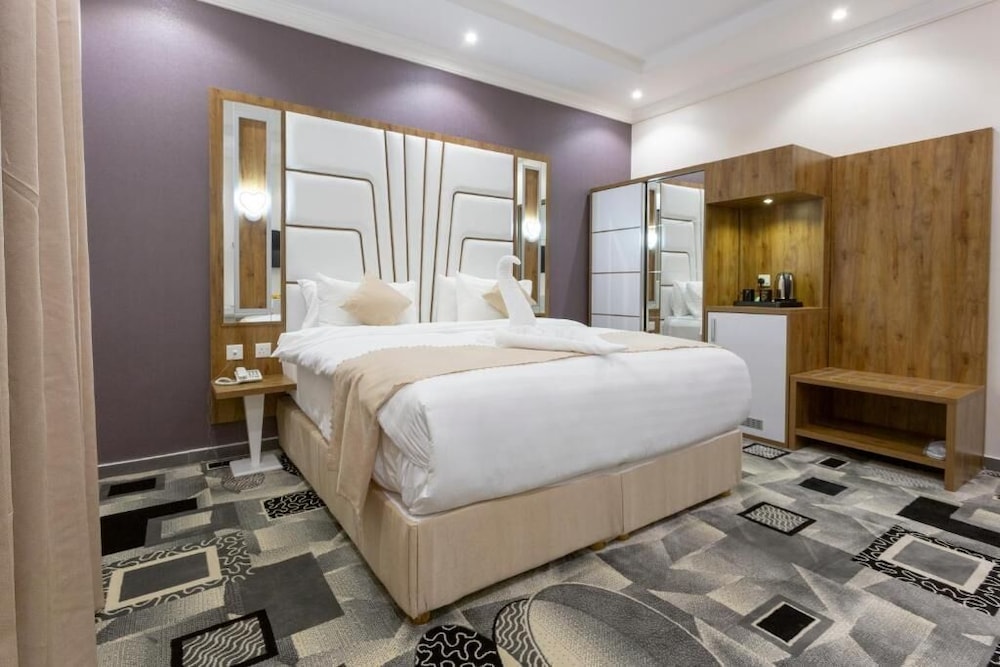 شقق ديور إن الفندقية(Dior Inn serviced apartments) 7/27