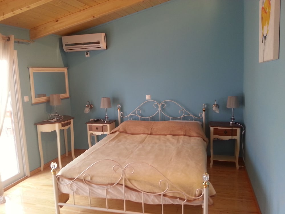 LEFKADA CENTER APARTMENTS 11/32