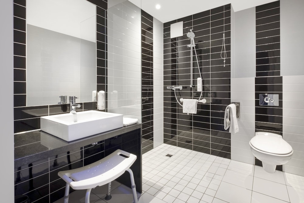 Holiday Inn Express Friedrichshafen 32/76