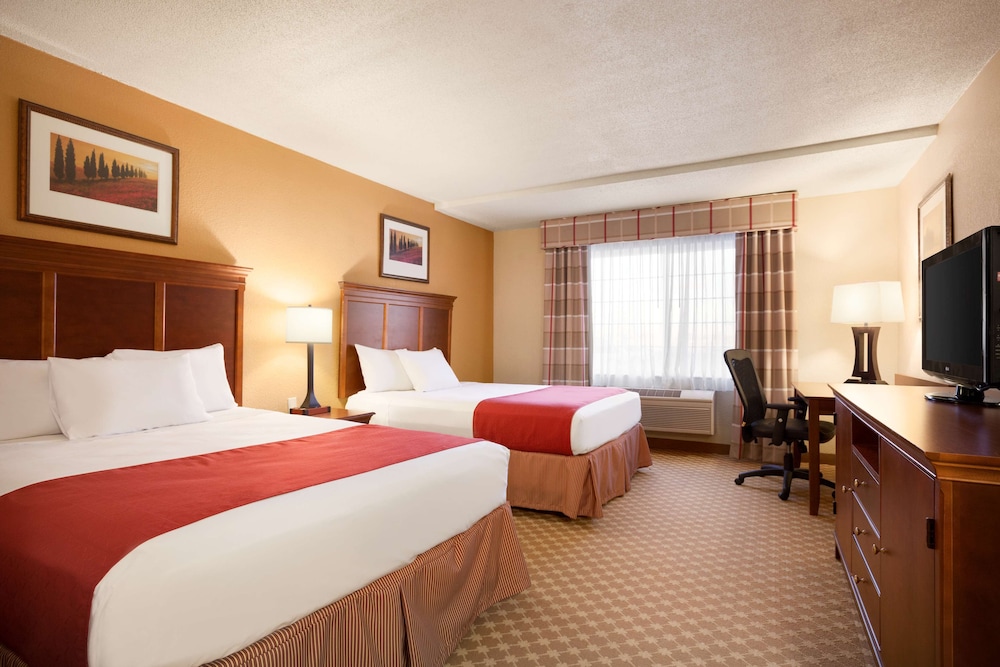 Portage Inn & Suites 1/26