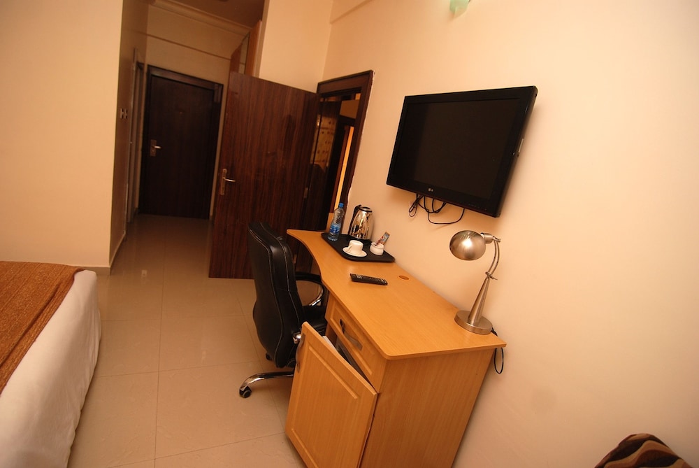 Ayalla Hotels Ltd 39/50