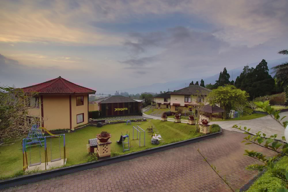 The Jayakarta Inn & Villas Cisarua 28/33