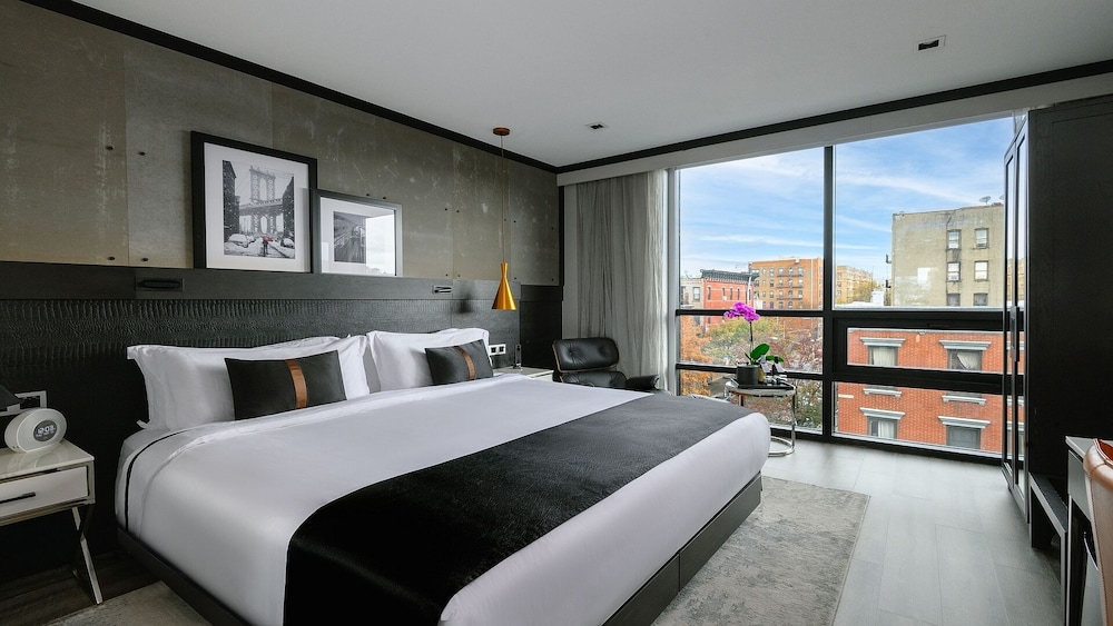 SUPERIOR, KING BED