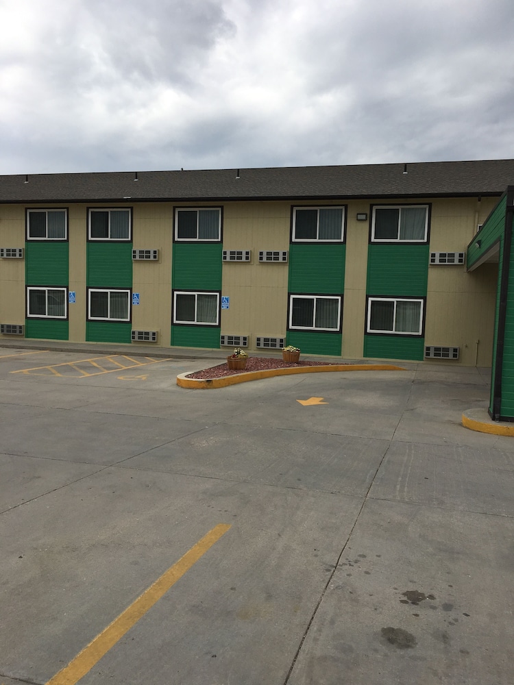 GuestHouse Inn and Suites Cheyenne 23/28