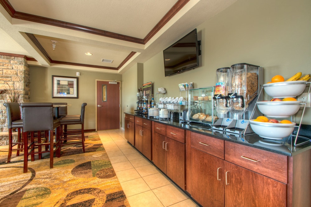 Cobblestone Inn And Suites Holyoke 26/37