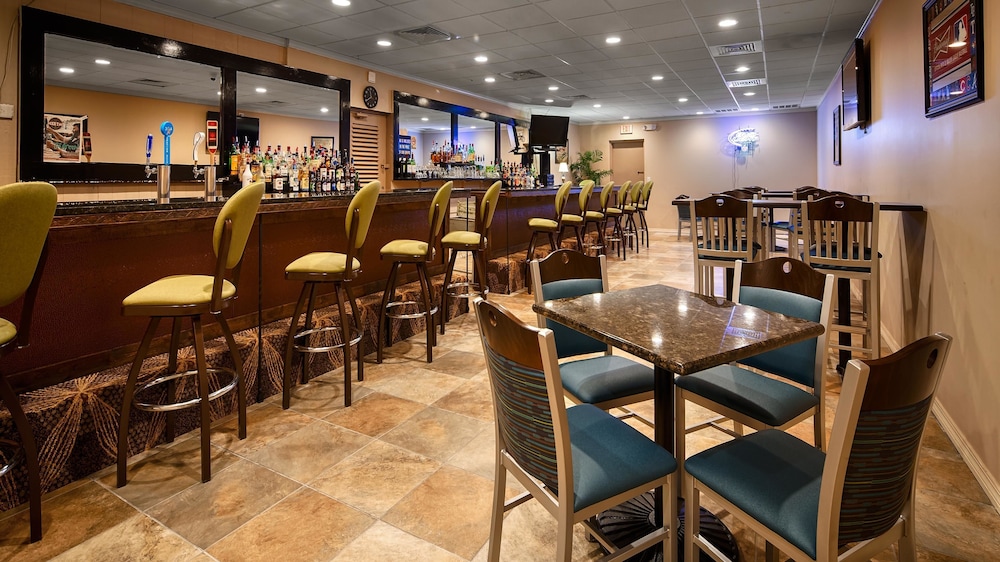 Best Western Crossroads Inn 15/19