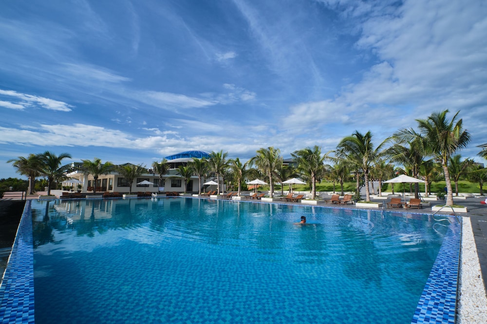 Sea Star Resort Quang Binh 9/66