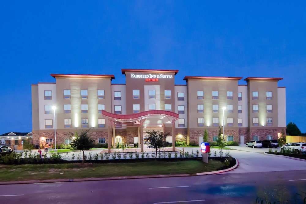Fairfield Inn and Suites by Marriott North Spring 2/27