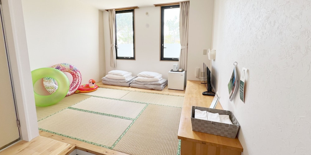 Low Cost Resort Manza Beach 32/55