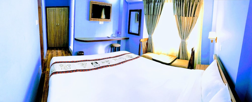 DELUXE, COTTAGE, MULTIPLE BEDS, GARDEN VIEW