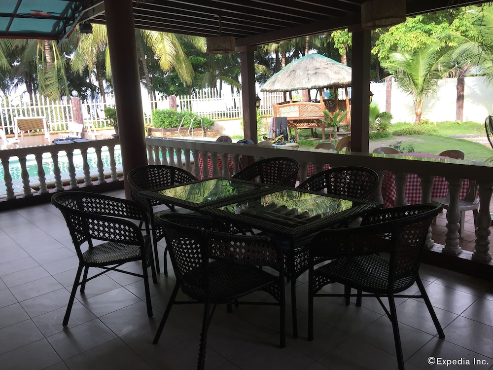 The Red Palm Resort 20/26