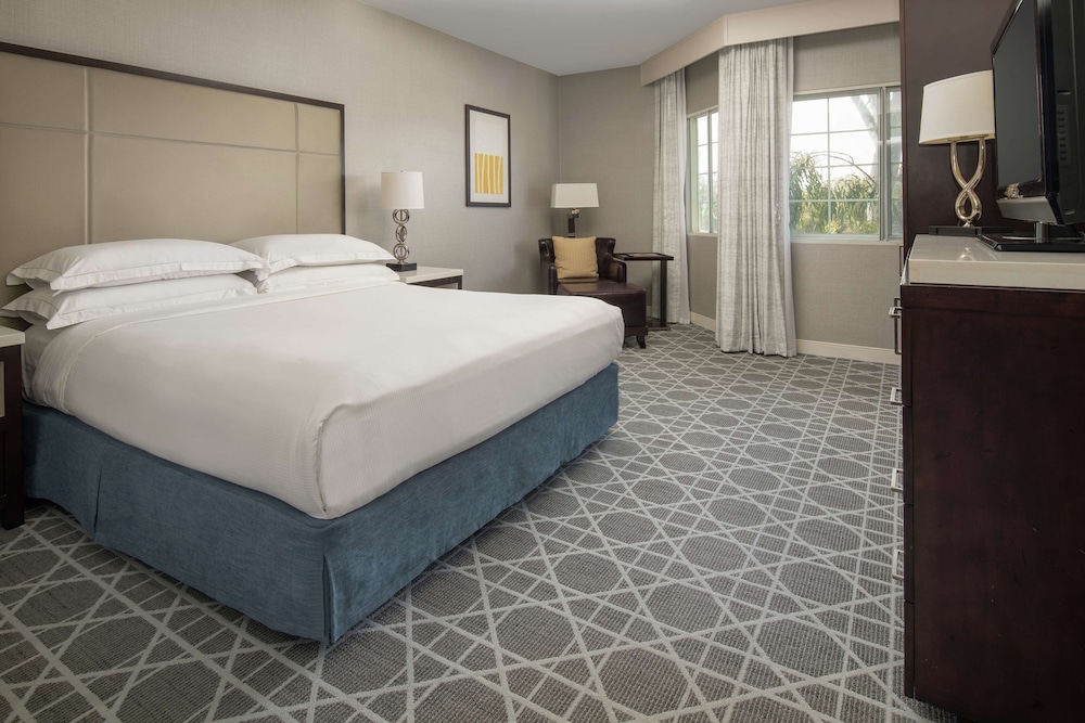 غرفة ديلوكس بسرير كينج لذوي الإعاقة، Hilton San Diego Del Mar 2/4