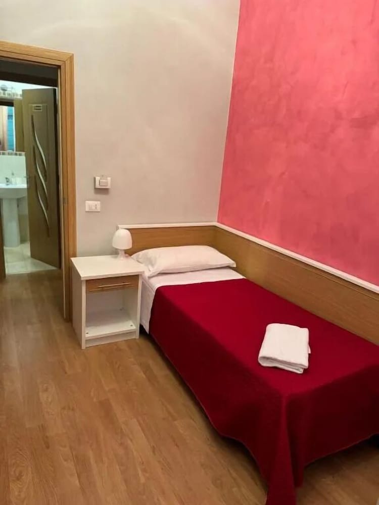 Trani B T Rooms 8/46