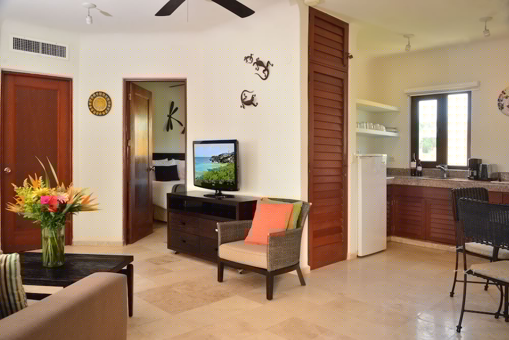 Playa Palms Hotel 38/69