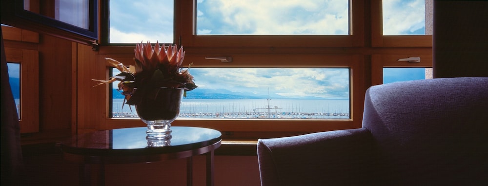 MOVENPICK HOTEL LAUSANNE 58/79