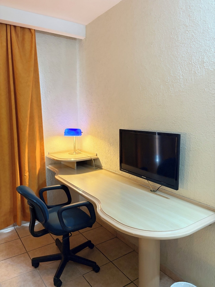 Plaza Inn Express 34/40
