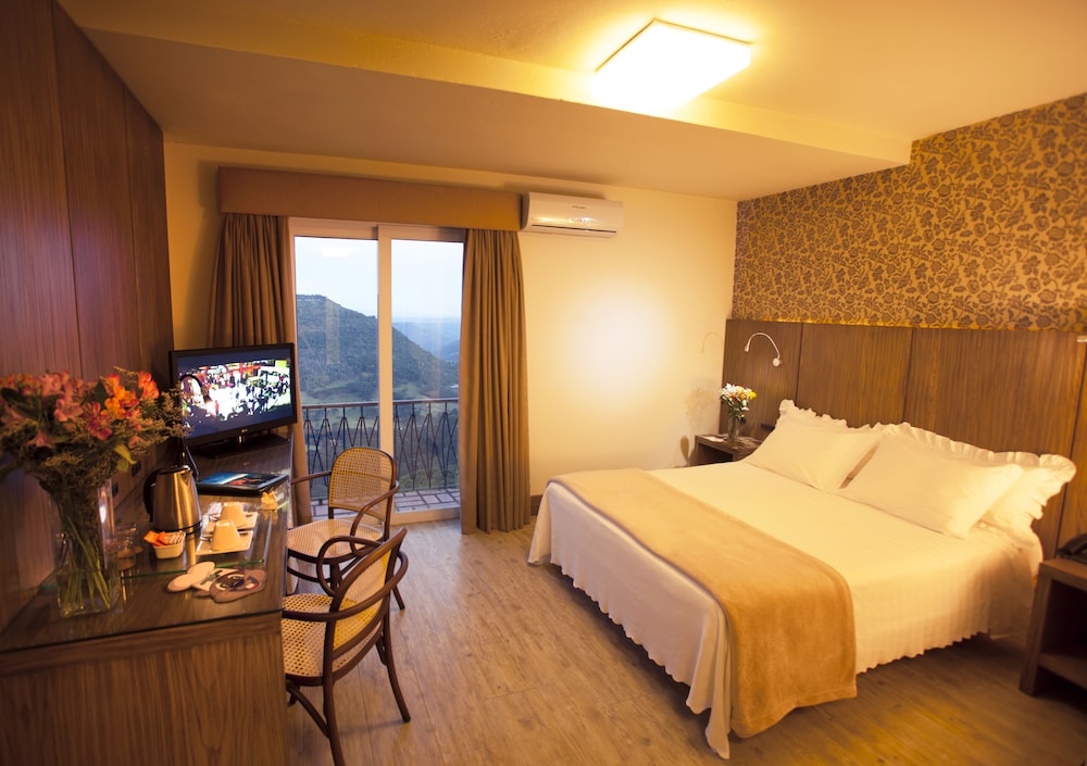 DELUXE, VALLEY VIEW