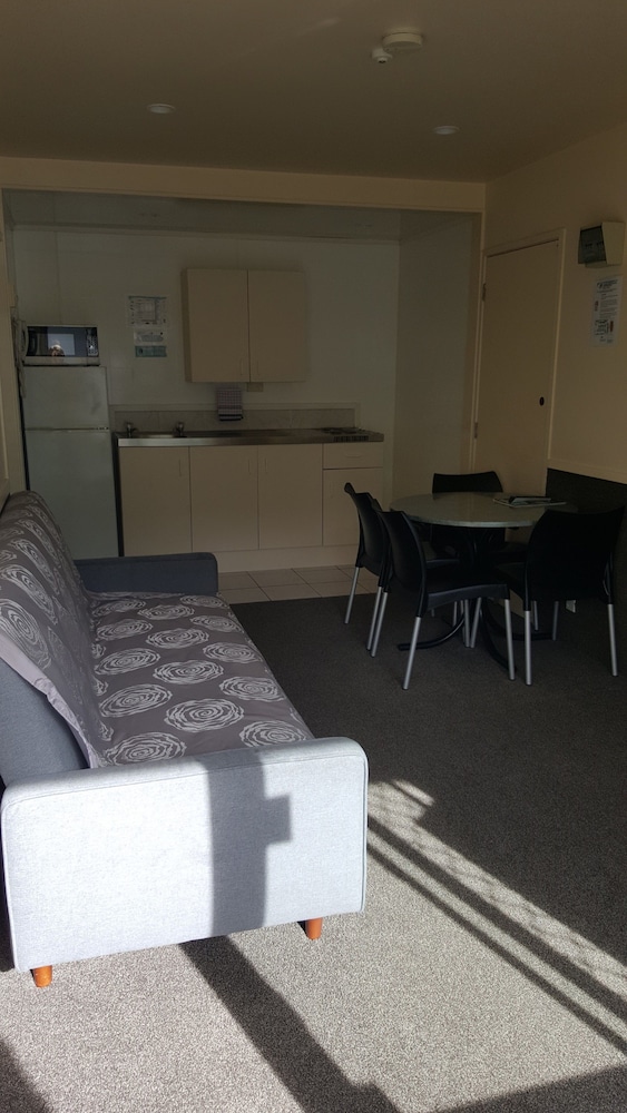 Auckland North Shore Motels & Holiday Park 46/56